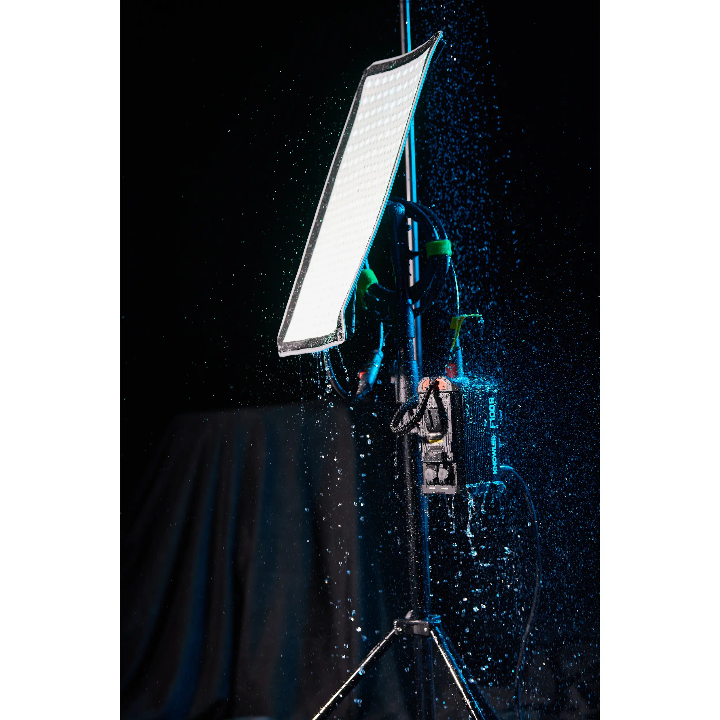 картинка Осветитель светодиодный Godox Knowled F100R K1 складной от магазина Ultra-mart