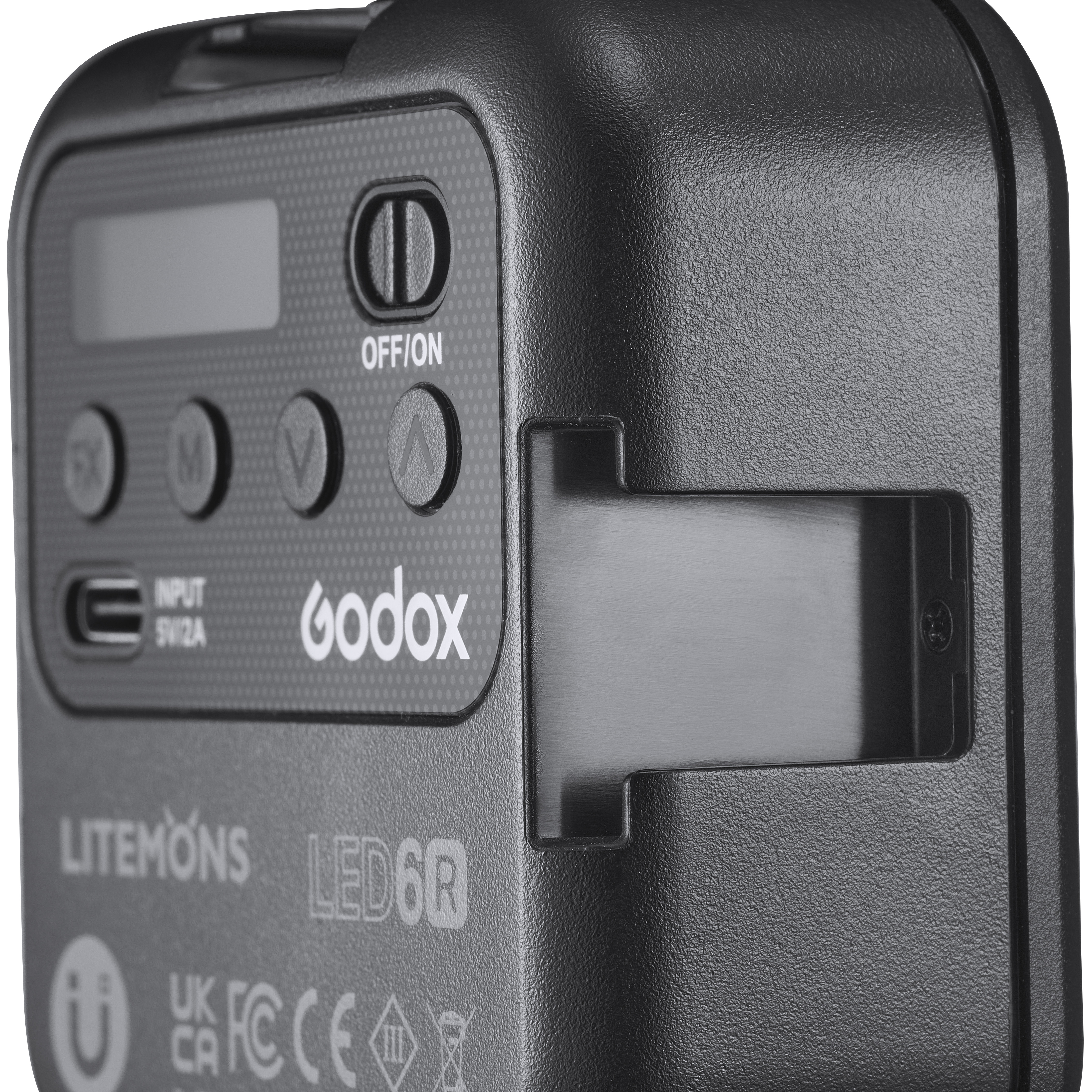 картинка Осветитель светодиодный Godox LITEMONS LED6R RGB накамерный от магазина Ultra-mart