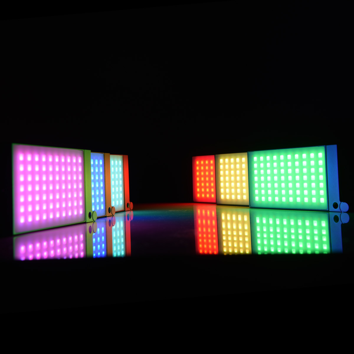 картинка Осветитель светодиодный Godox RGB Mini Creative M1 (Gray) накамерный от магазина Ultra-mart