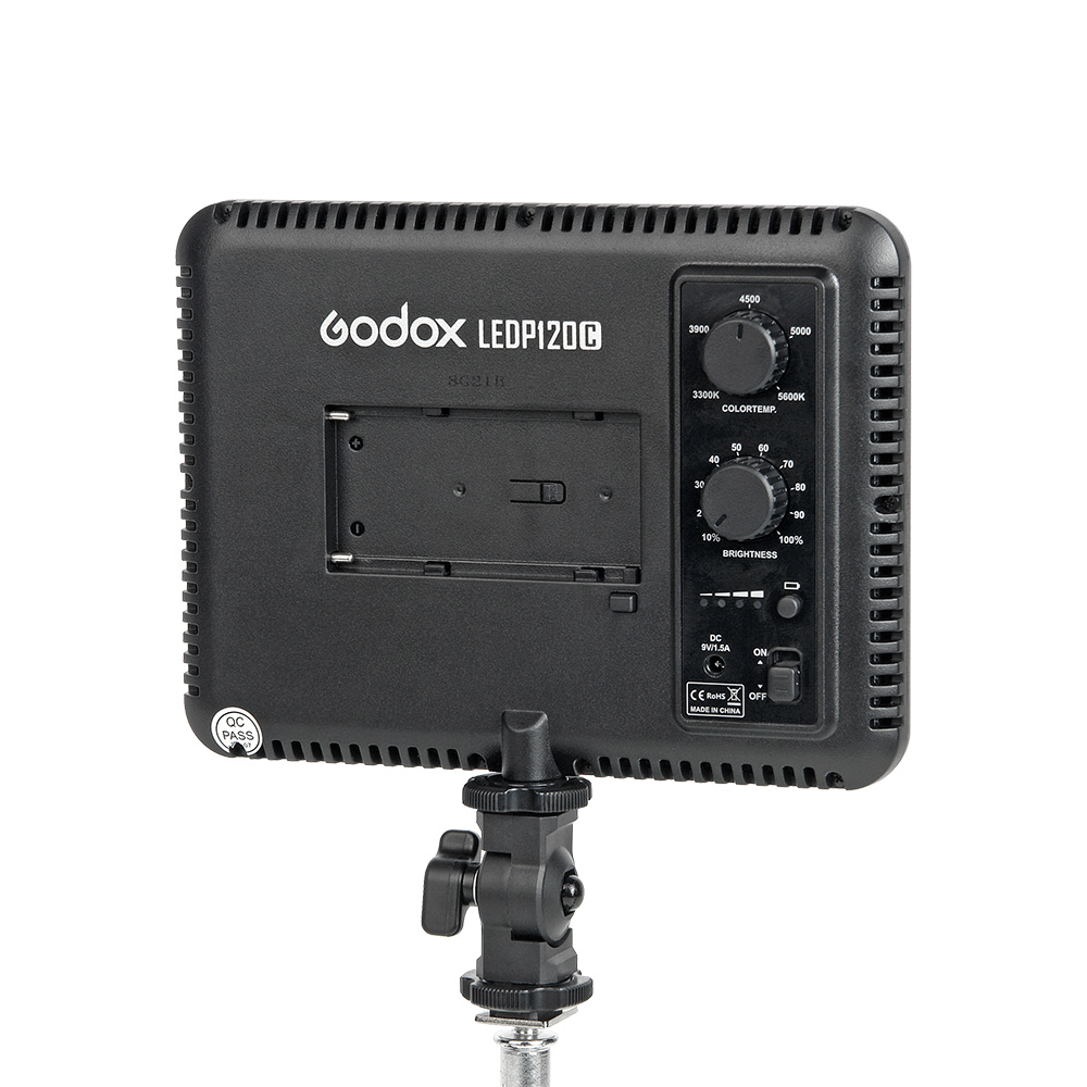 картинка Осветитель светодиодный Godox LEDP120C накамерный от магазина Ultra-mart