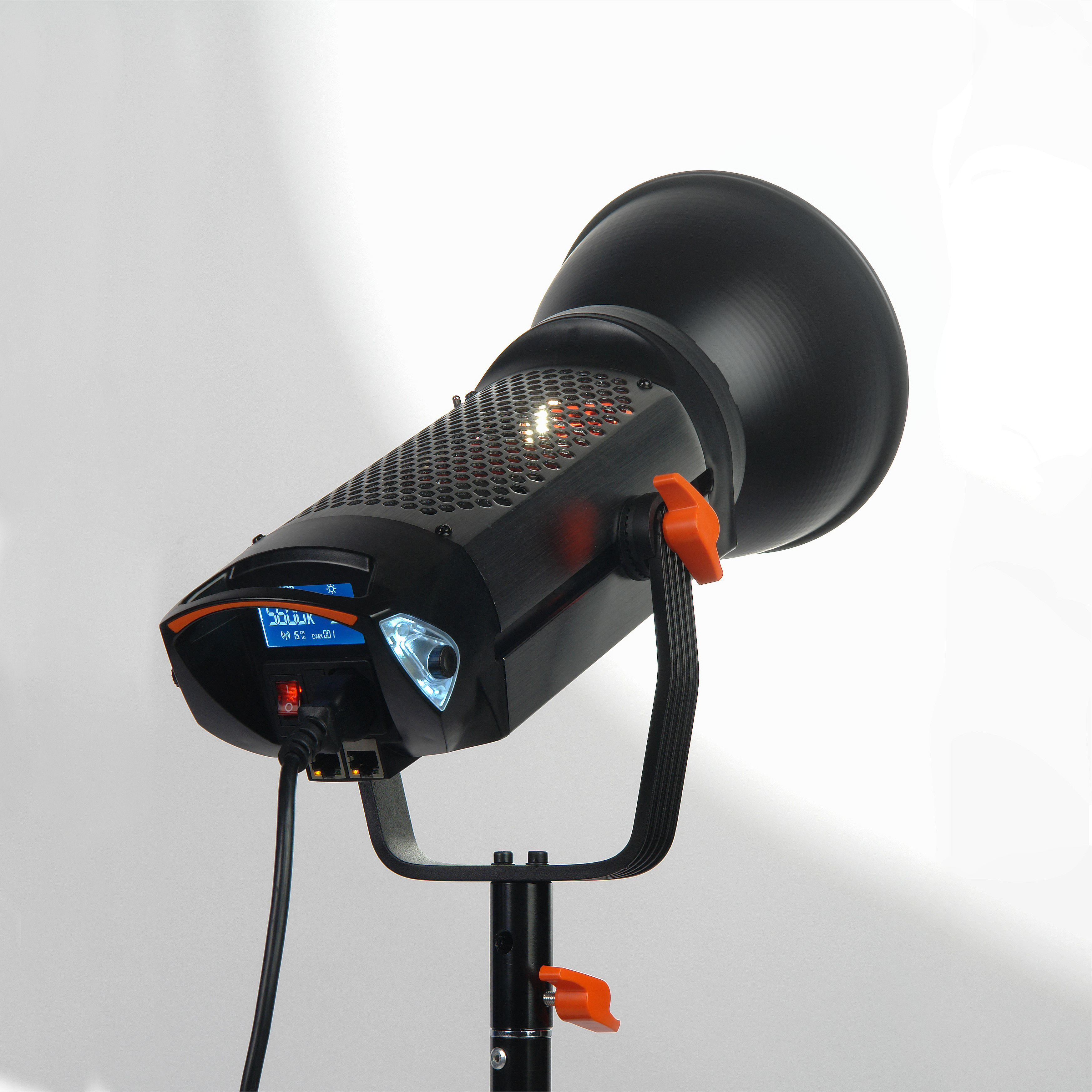 картинка Осветитель светодиодный GreenBean SunLight PRO 100COB DMX от магазина Ultra-mart