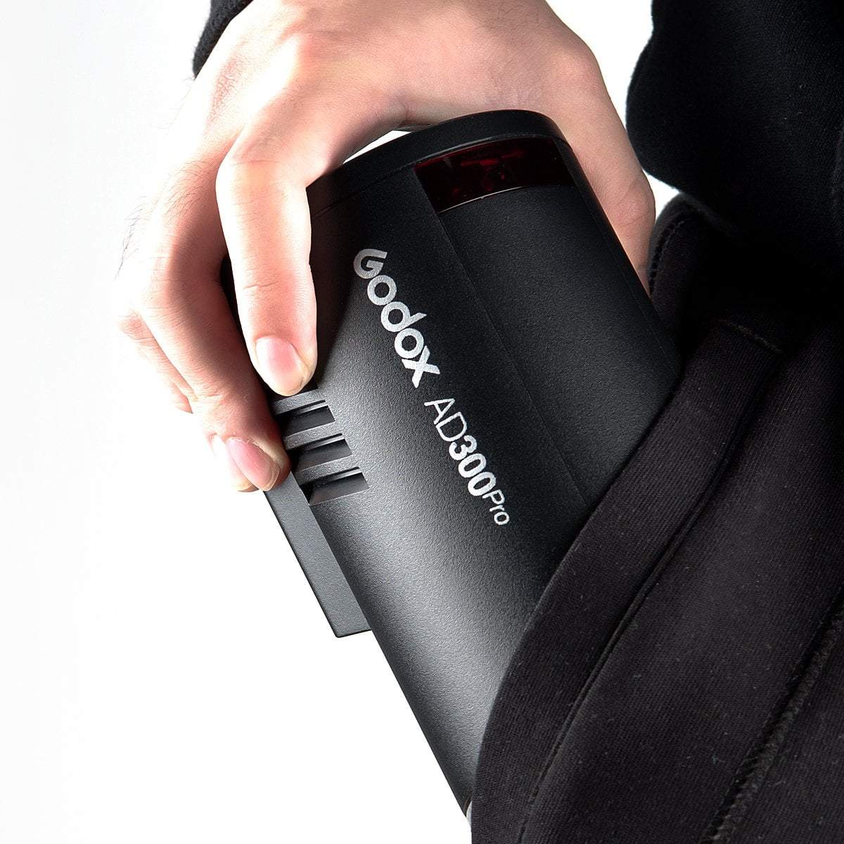 картинка Вспышка аккумуляторная Godox Witstro AD300Pro с поддержкой TTL от магазина Ultra-mart